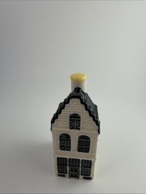 KLM #15 Blue Delft House Sealed 2019